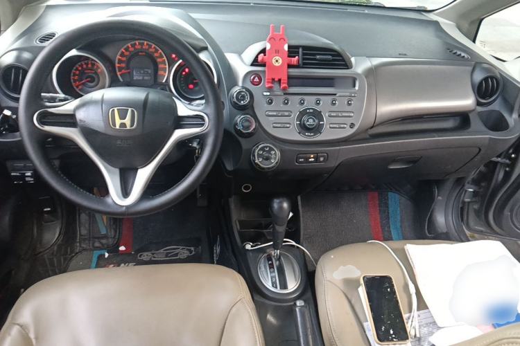 Used Honda Fit 2008 1.5L automatic luxury edition Center Console