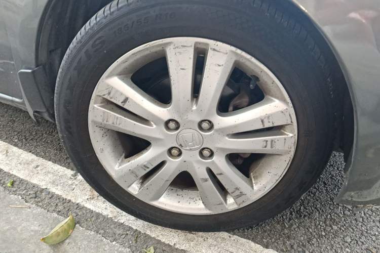 Used Honda Fit 2008 1.5L automatic luxury edition Right Front Wheel Hub