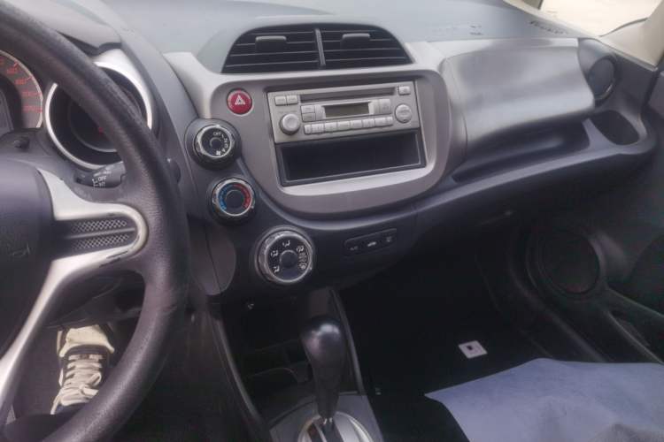 Used Honda Fit 2008 1.3L automatic comfort version Audio And AC Panel