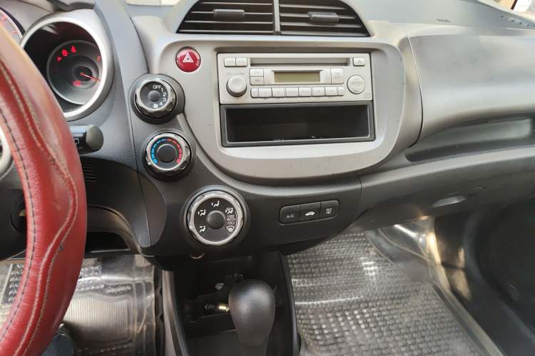 Used Honda Fit 2008 1.3L automatic comfort version Audio And AC Panel