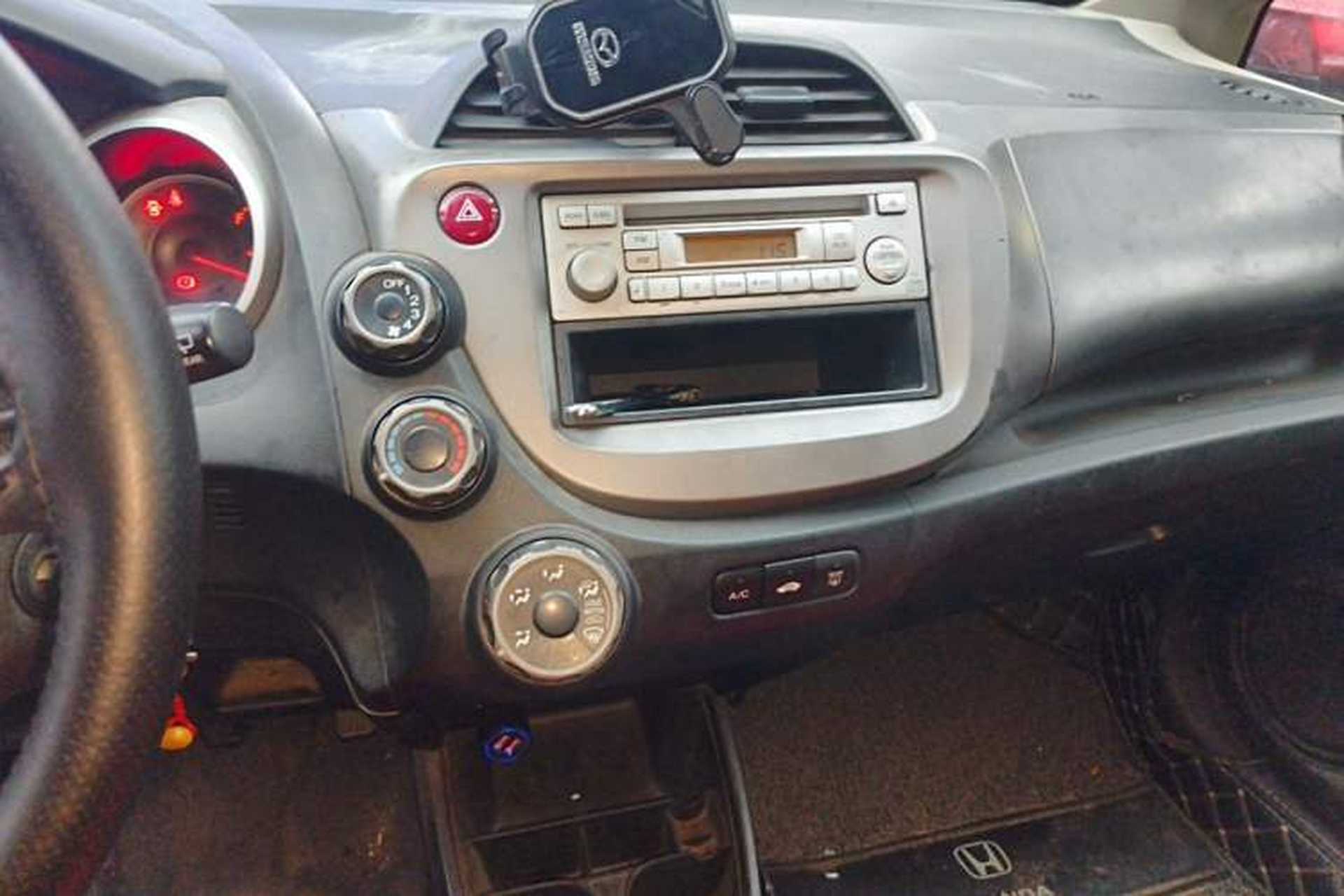 Used Honda Fit 2008 1.3L manual comfort version Audio And AC Panel