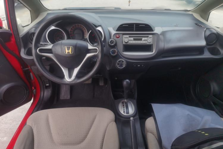 Used Honda Fit 2008 1.3L automatic comfort version Center Console