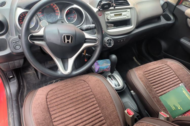 Used Honda Fit 2008 1.3L automatic comfort version Center Console