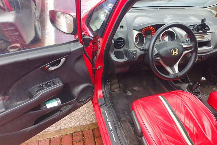 Used Honda Fit 2008 1.3L manual comfort version Driver Seat