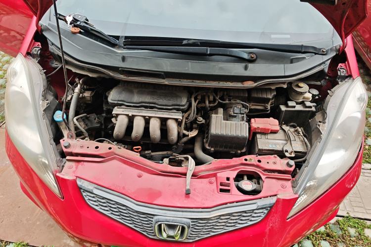 Used Honda Fit 2008 1.5L manual luxury version Engine Bay