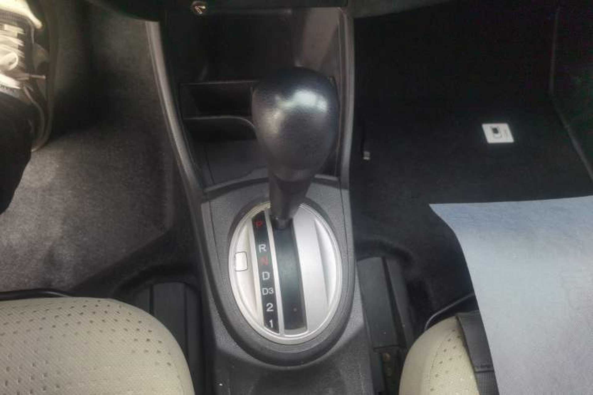 Used Honda Fit 2008 1.3L automatic comfort version Gear Lever