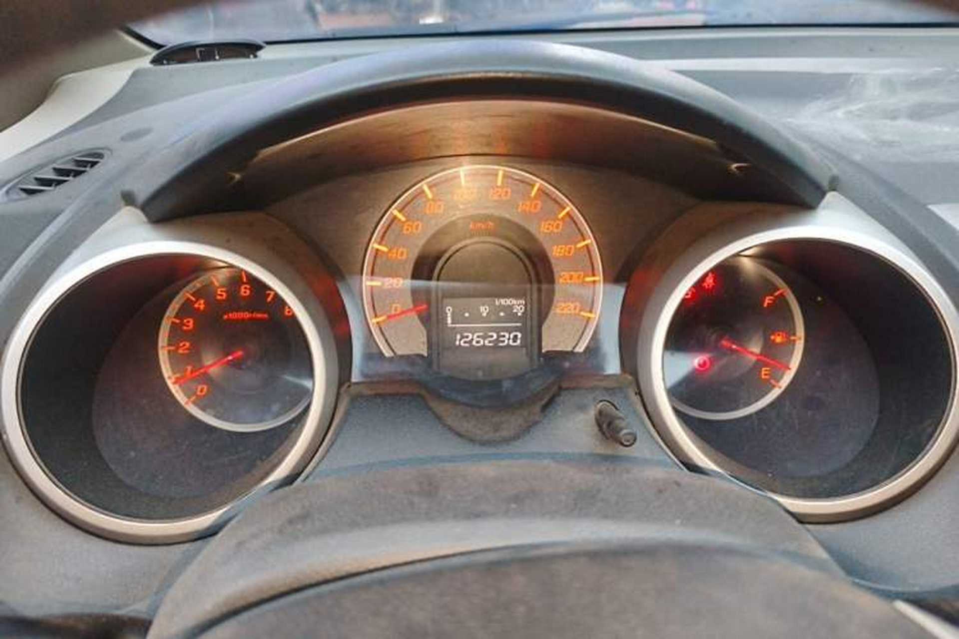 Used Honda Fit 2008 1.3L manual comfort version Instrument Cluster