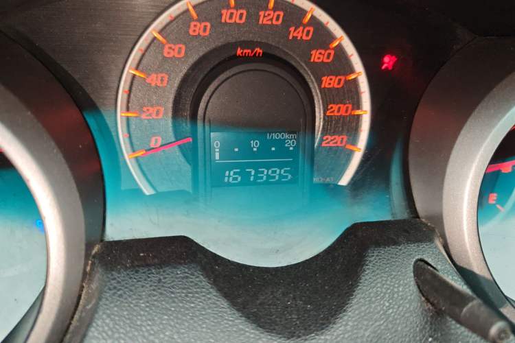 Used Honda Fit 2008 1.5L manual luxury version Odometer Close Up