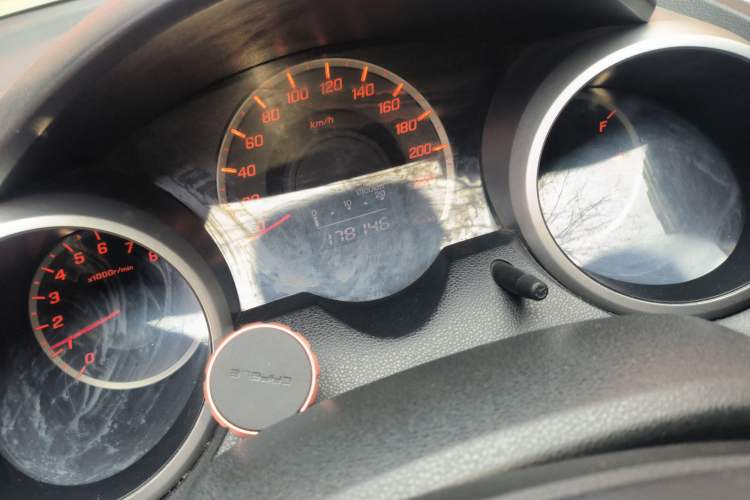 Used Honda Fit 2008 1.3L automatic comfort version Odometer Close Up