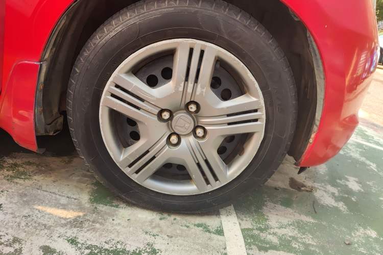 Used Honda Fit 2008 1.3L automatic comfort version Right Front Wheel Hub