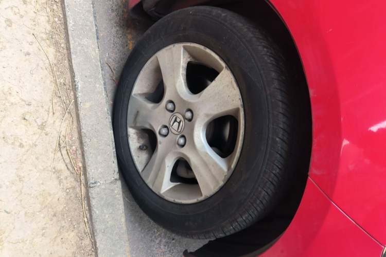 Used Honda Fit 2008 1.3L automatic comfort version Right Front Wheel Hub