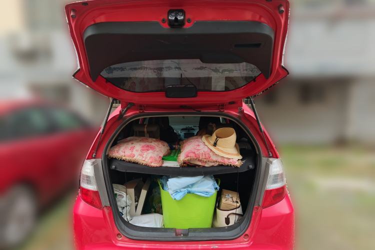 Used Honda Fit 2008 1.5L manual luxury version Trunk