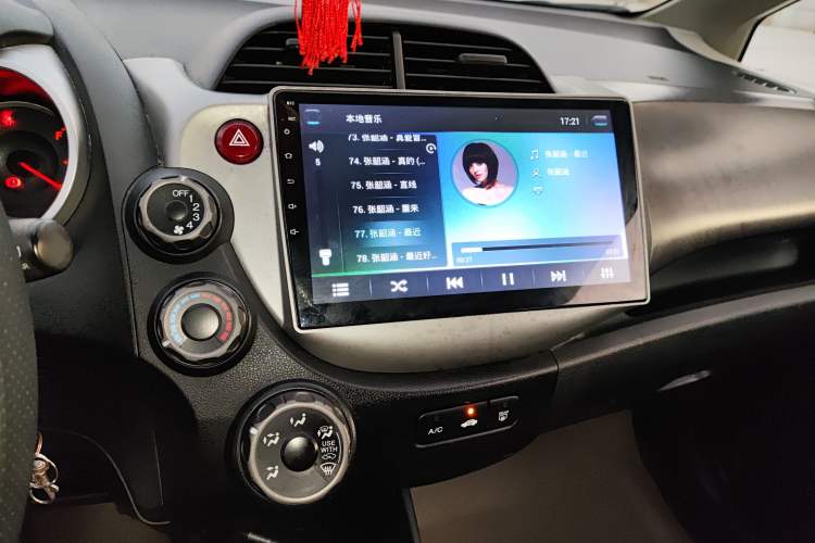 Used Honda Fit 2008 1.5L automatic luxury edition Audio And AC Panel