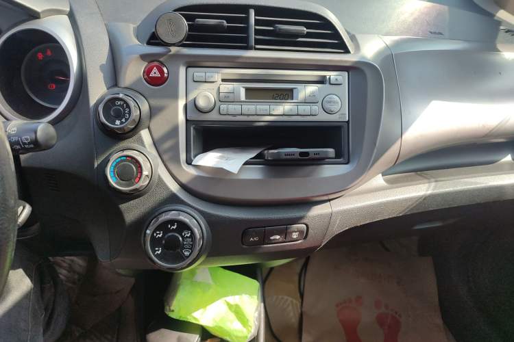 Used Honda Fit 2008 1.3L manual comfort version Audio And AC Panel