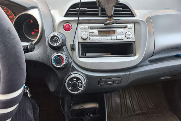 Used Honda Fit 2008 1.3L manual comfort version Audio And AC Panel