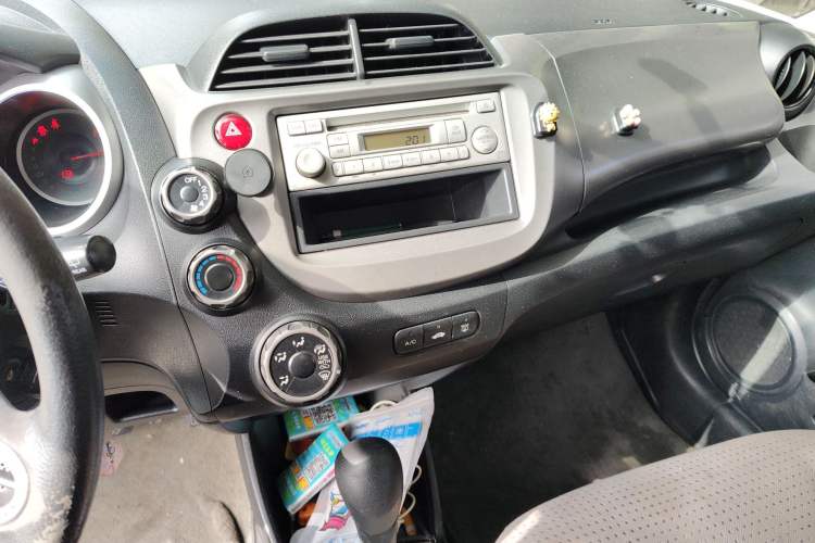 Used Honda Fit 2008 1.3L automatic comfort version Audio And AC Panel