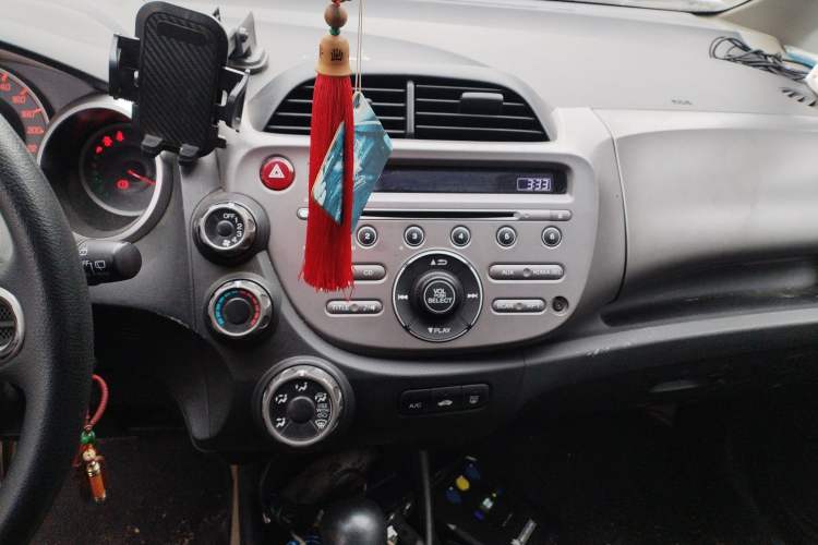 Used Honda Fit 2008 1.5L automatic luxury edition Audio And AC Panel