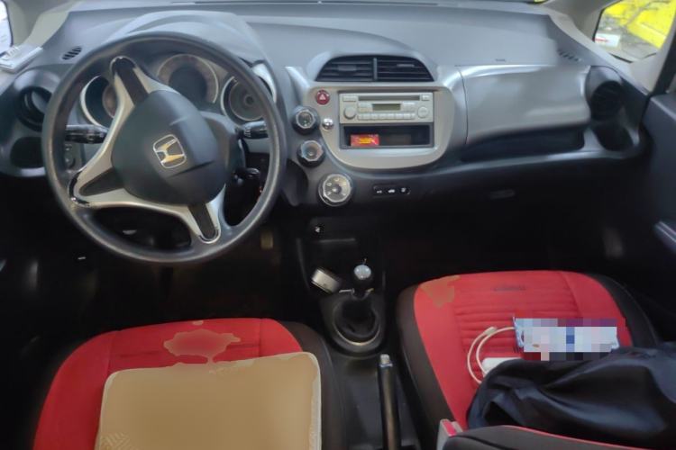 Used Honda Fit 2008 1.3L manual comfort version Center Console