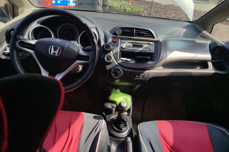 Used Honda Fit 2008 1.3L manual comfort version Center Console