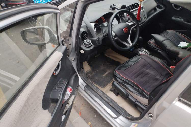 Used Honda Fit 2008 1.5L automatic luxury edition Driver Seat