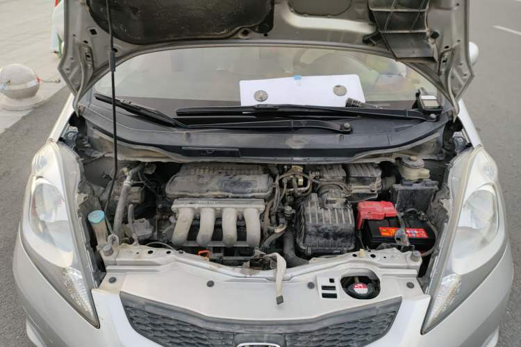 Used Honda Fit 2008 1.5L automatic luxury edition Engine Bay
