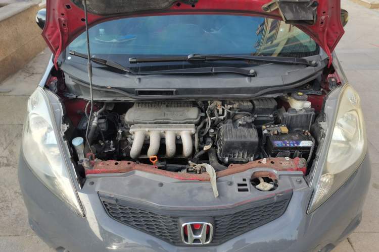 Used Honda Fit 2008 1.5L automatic luxury edition Engine Bay