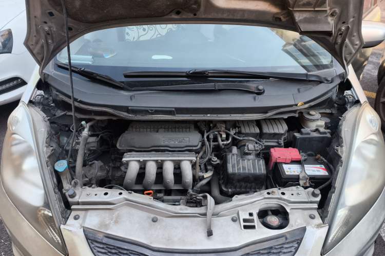 Used Honda Fit 2008 1.3L manual comfort version Engine Bay