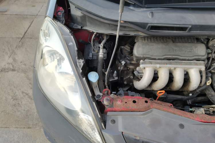 Used Honda Fit 2008 1.5L automatic luxury edition Engine Bay Right