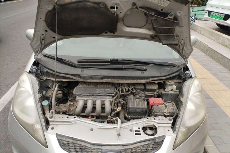 Used Honda Fit 2008 1.5L automatic luxury edition Engine Bay