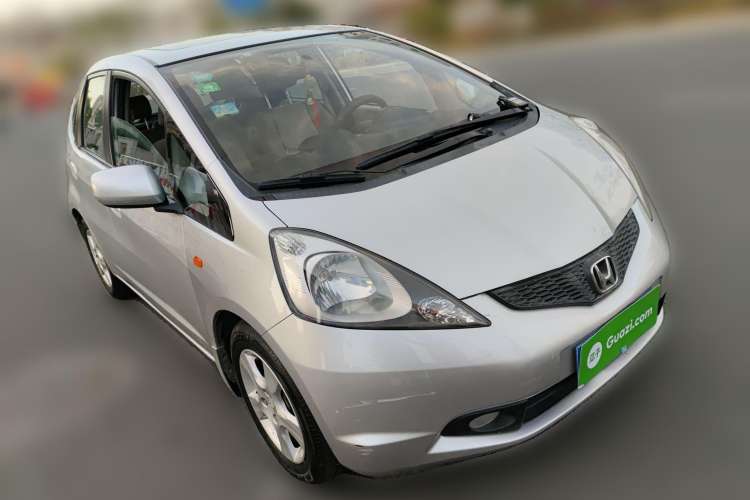 Used Honda Fit 2008 1.5L automatic luxury edition Front Right 45 Deg