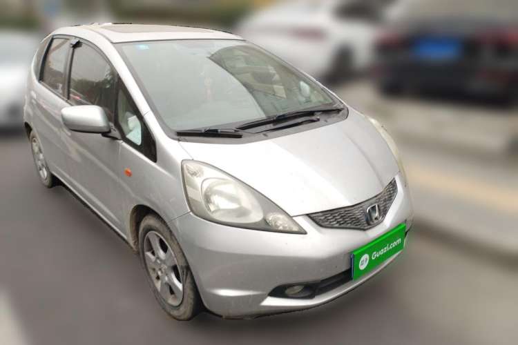 Used Honda Fit 2008 1.5L automatic luxury edition Front Right 45 Deg