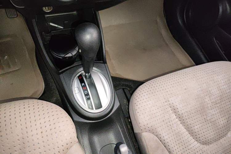 Used Honda Fit 2008 1.5L automatic luxury edition Gear Lever