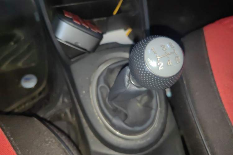 Used Honda Fit 2008 1.3L manual comfort version Gear Lever