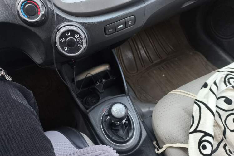 Used Honda Fit 2008 1.3L manual comfort version Gear Lever