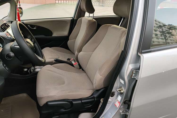 Used Honda Fit 2008 1.5L automatic luxury edition Left Front Seat