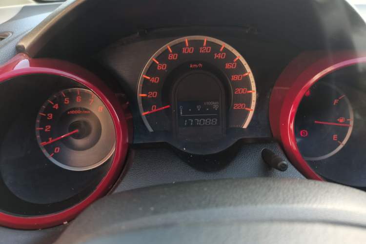 Used Honda Fit 2008 1.5L automatic luxury edition Odometer Close Up