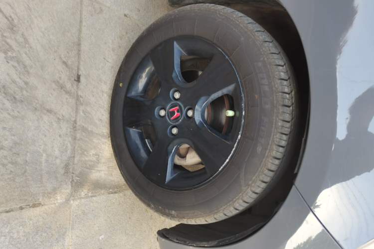 Used Honda Fit 2008 1.5L automatic luxury edition Right Front Wheel Hub