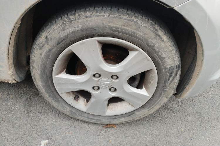 Used Honda Fit 2008 1.5L automatic luxury edition Right Front Wheel Hub