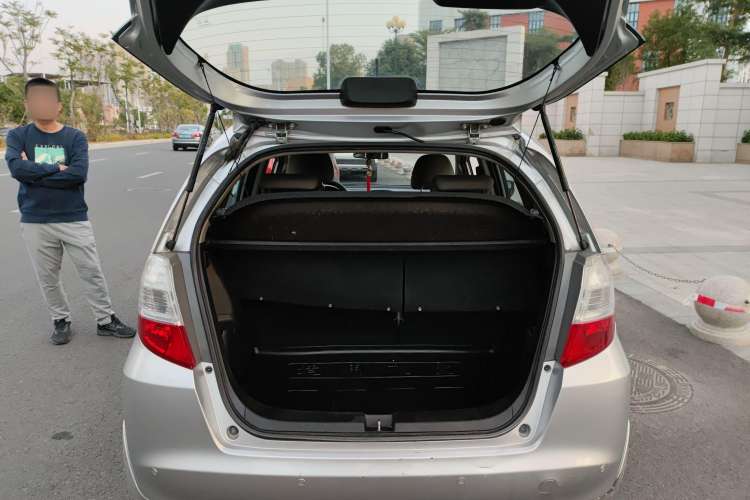 Used Honda Fit 2008 1.5L automatic luxury edition Trunk