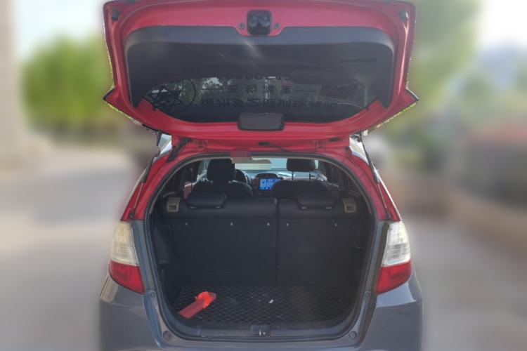 Used Honda Fit 2008 1.5L automatic luxury edition Trunk