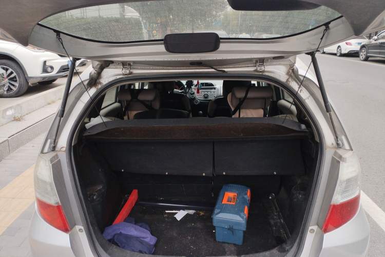 Used Honda Fit 2008 1.5L automatic luxury edition Trunk
