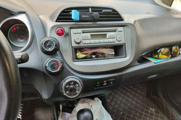 Used Honda Fit 2008 1.3L automatic comfort version Audio And AC Panel