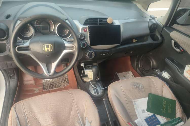 Used Honda Fit 2008 1.3L automatic comfort version Center Console