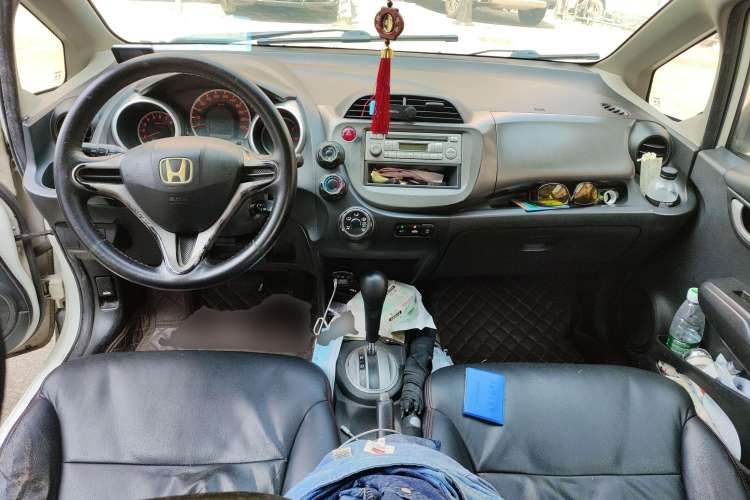 Used Honda Fit 2008 1.3L automatic comfort version Center Console
