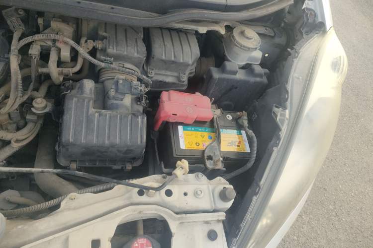 Used Honda Fit 2008 1.3L automatic comfort version Engine Bay Left