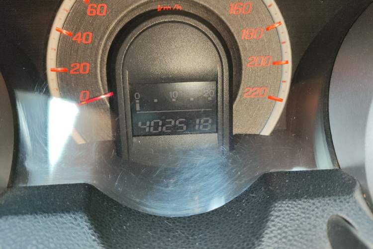 Used Honda Fit 2008 1.3L automatic comfort version Odometer Close Up