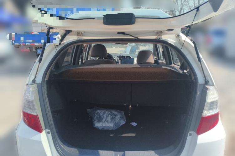 Used Honda Fit 2008 1.3L automatic comfort version Trunk