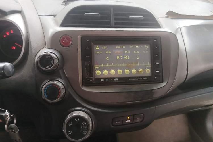 Used Honda Fit 2008 1.3L automatic comfort version Audio And AC Panel