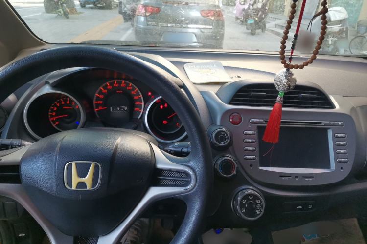 Used Honda Fit 2008 1.3L manual comfort version Center Console