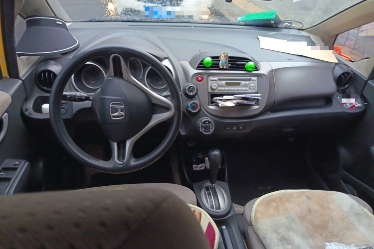 Used Honda Fit 2008 1.3L automatic comfort version Center Console
